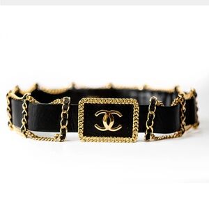 CHANEL VINTAGE LOGO LEATHER AND CHAIN BELT